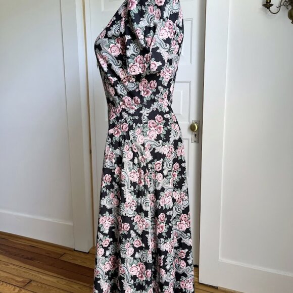 80s floral dress with lace collar and pockets - Picture 6 of 9